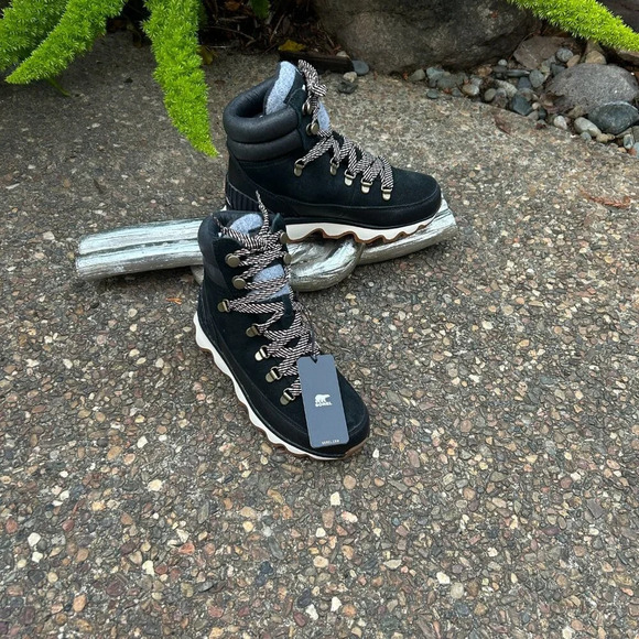 Sorel Kinetic Conquest Black Waterproof Boots Size 6 NIB - Picture 9 of 9